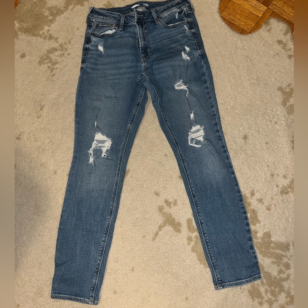 EUC - Old Navy Rockstar Super Skinny Distressed Mid Rise Jeans